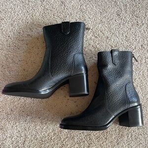 Vince Camuto Zeldina Boot New in Box size 8.5 leather NICE